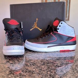 Nike Air Jordan 2 Retro Black and Red High-Top Sneakers EUC 10.5